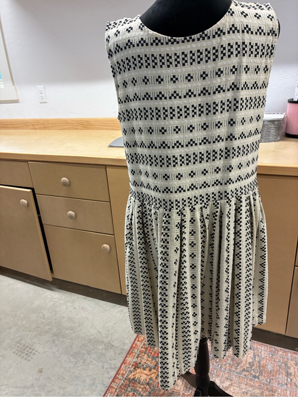 Ace and jig Sleeveless Black and Cream Patterned Knit Dress - Picture 4 of 6